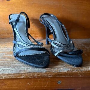 FIONI Clothing Black and Silver Heels